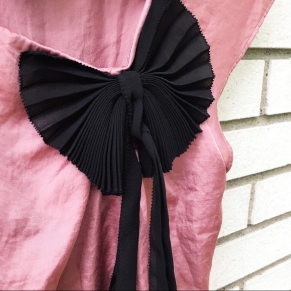 LOFT Petites Dusty Rose Blouse SP Black Pleated Bow Feminine Sheen Work Top - Picture 3 of 6